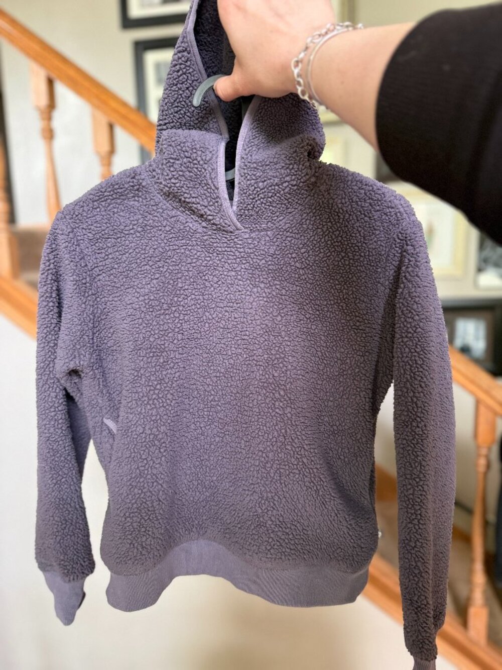 Athleta Girls Youth Medium Fleece Pullover Hoodie w/ reach through pocket